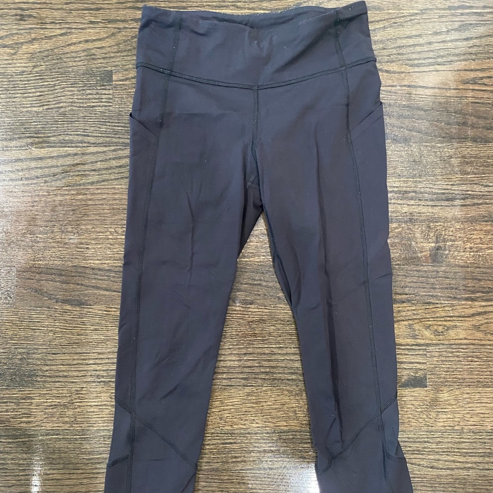 Black lululemon Invigorate crop leggings